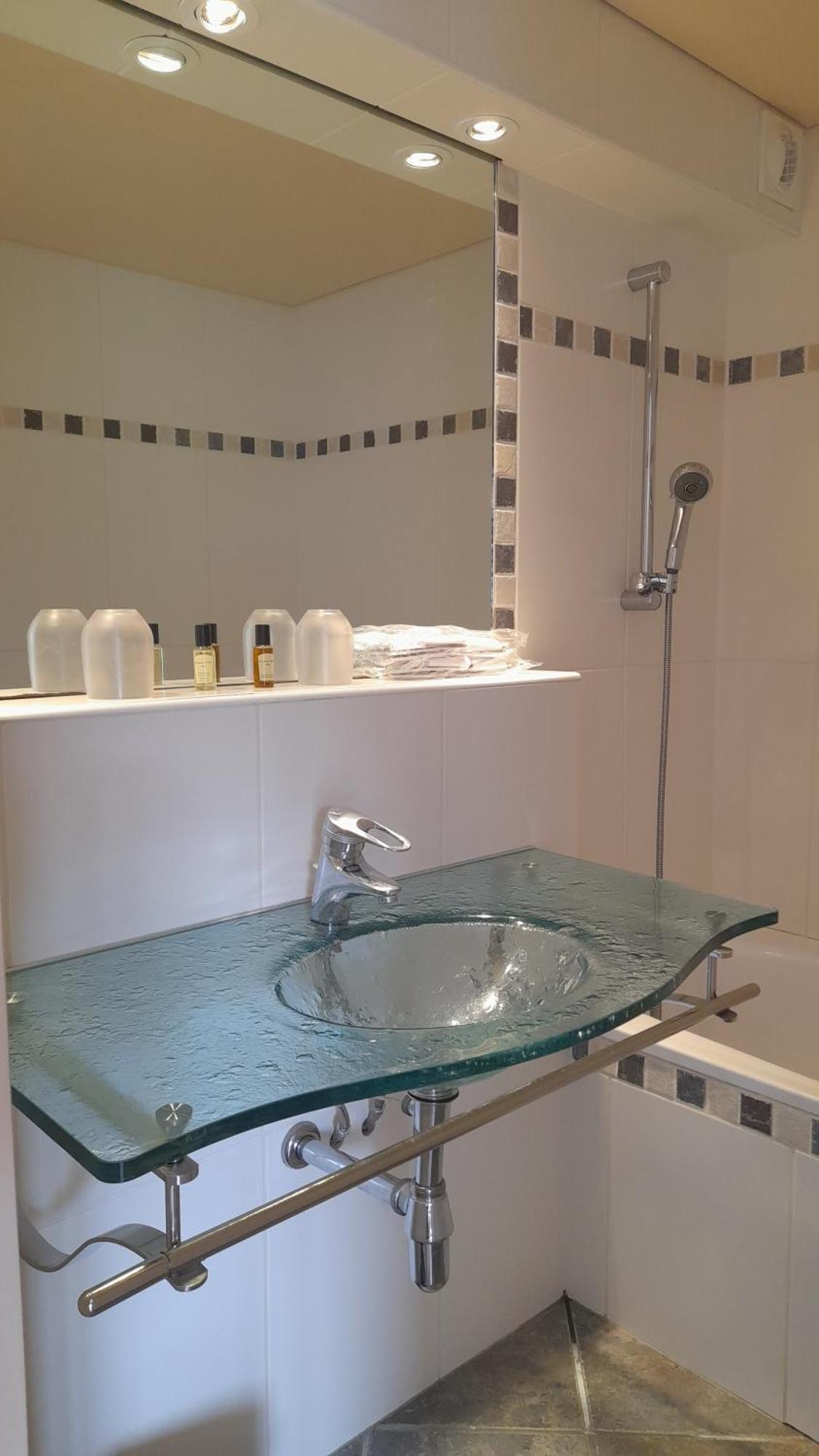 Chambre D'Hote La Maronne Dans Le Cantal Saint-Martin-Valmeroux Εξωτερικό φωτογραφία